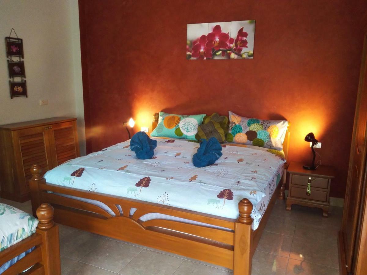 Nananuira Apartment And Room Khao Lak Extérieur photo