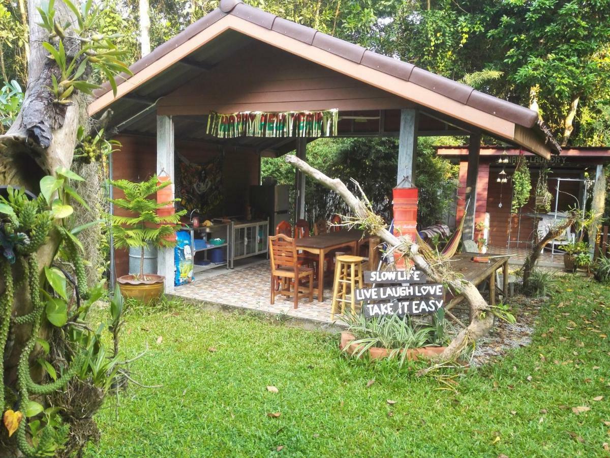 Nananuira Apartment And Room Khao Lak Extérieur photo